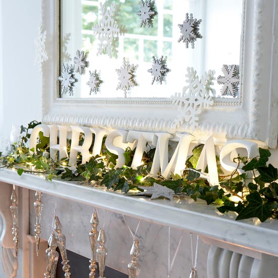 Christmas-Modern-Mantel-decoration